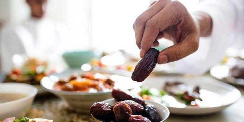 Segerakan berbuka puasa, meski hanya dengan sebutir kurma/Freepik