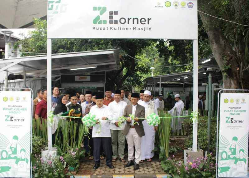 Yusuf Kalla membuka secara resmi ZCorner di Masjid Al Ittihaad Tebet, Jumat (15/3/2024)/Baznas