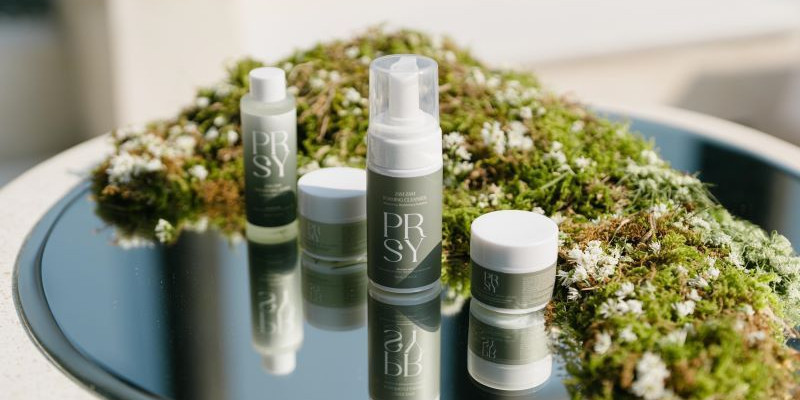 Empat rangkaian produk PRSY yang berbasis air Zamzam dan buah Tin, dipercaya dapat menjadi salah satu skincare yang mampu mengembalikan kesehatan kulit perempuan Indonesia/PRSY