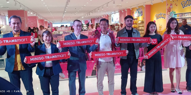 Grand opening Miniso Transmart Kota Kasablanka dimeriahkan oleh aktor Refal Hady/Farah.id