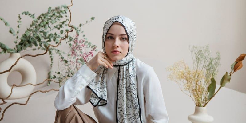 Contoh penggunaan hijab pashmina/Freepik