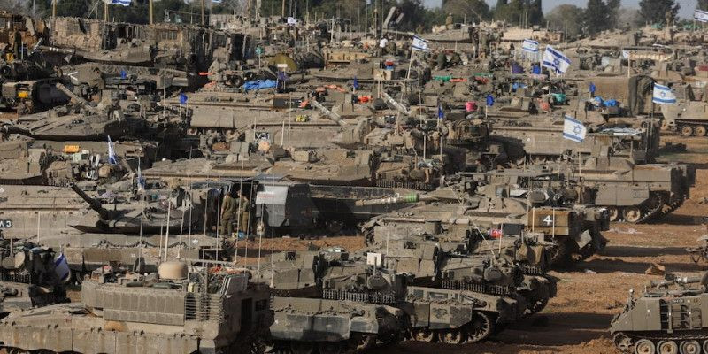 Tank-tank Israel memenuhi perbatasan Israel-Palestina/REUTERS-Amir Cohen