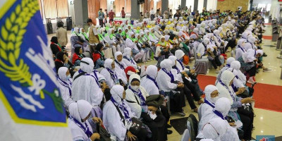 Diberangkatkan Esok Hari, Petugas Mulai Lakukan Pemeriksaan Kesehatan pada Kloter Pertama Jemaah Haji