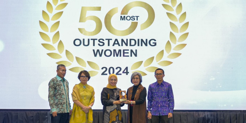 Direktur Komersial dan UMKM bank bjb Nancy Adistyasari (tengah)/Dok. bjb