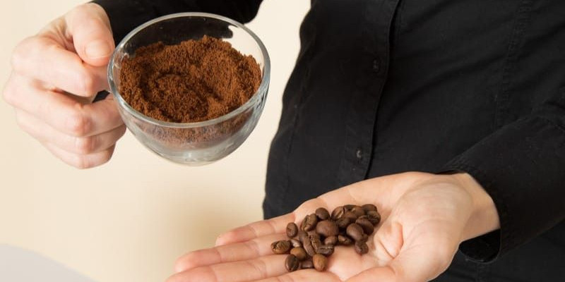 Biji kopi dan bubuk kopi/Freepik 