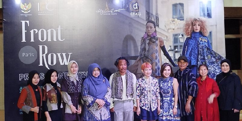 Konferensi pers Front Row Paris (23/8) di Bali Coffee Club Jakarta. (FARAH)