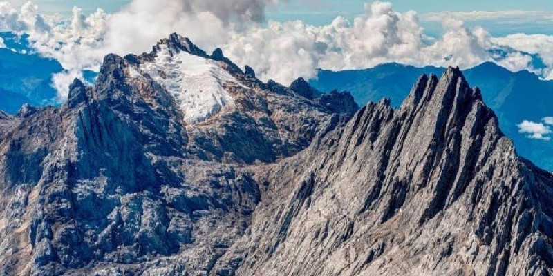Jayawijaya, gunung tertinggi di Indonesia. (Ist)