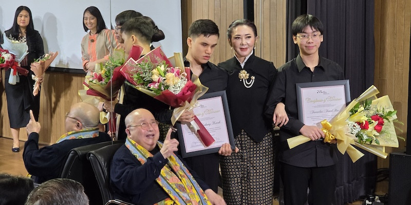 Fievel dan Michael bersama Jaya Suprana dan Aylawati Sarwono./Farah.id