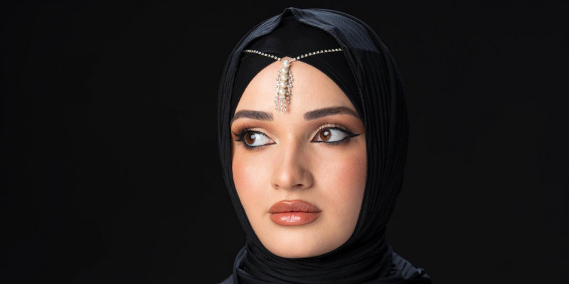 Ilustrasi perempuan berhijab. (Freepik)