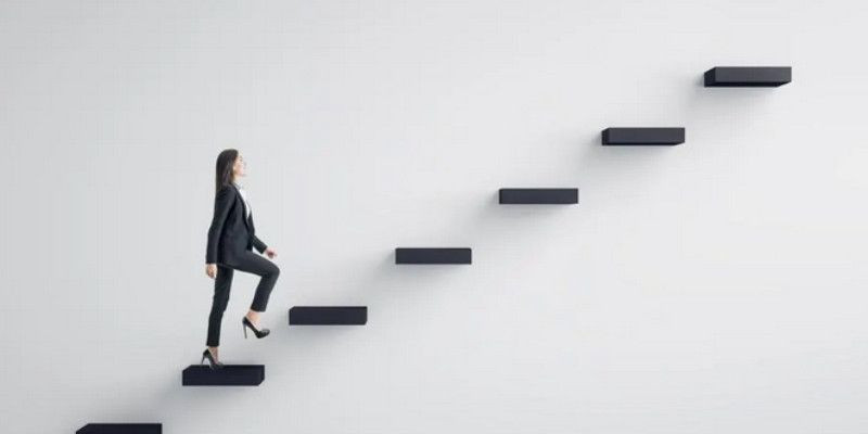 Ilustrasi perempuan meniti jenjang karier. (Getty)