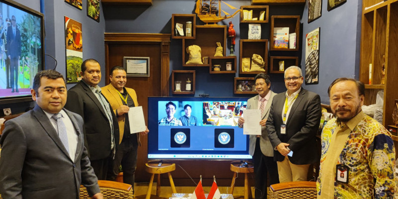 Penandatanganan kontrak impor di Ruang Displai Produk Ekspor KBRI Kairo (30/4) (Ist)