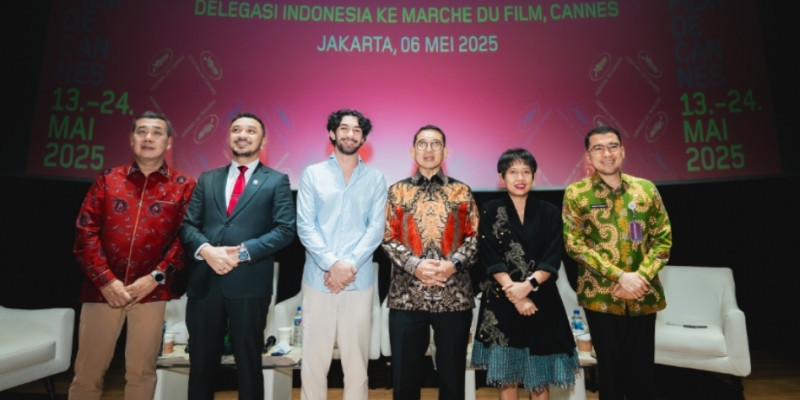 Menbud Fadli Zon bersama insan perfilman saat Taklimat Media Cannes International Film Festival, Jakarta (6/5). (Ist)