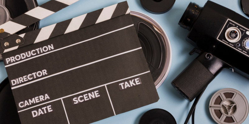 Ilustrasi perlengkapan produksi film. (Freepik)