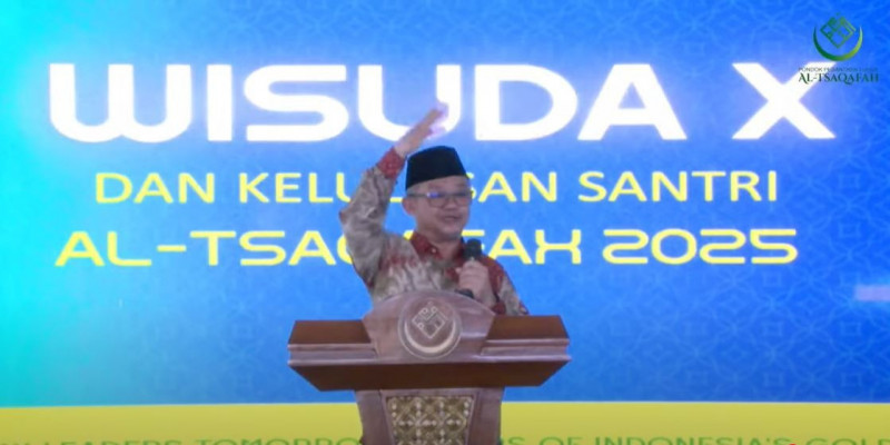 Mendikdasmen Abdul Mu'ti di acara Wisuda dan Kelulusan Santri Angkatan ke-10 Pondok Pesantren Luhur Al-Tsaqafah asuhan Said Aqil Siraj (17/5). (Ist)