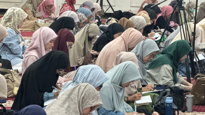 Para soul sisters RISKA Menteng berlatih journaling untuk sesi kajian 
