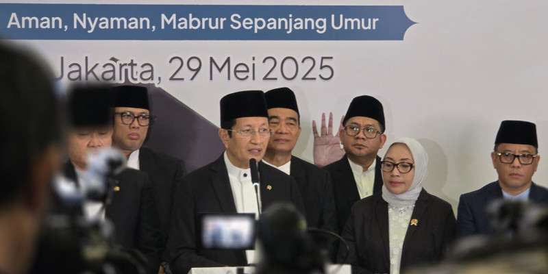 Menteri PPPA Arifah Fauzi jelang keberangkatan Amirul Hajj ke Tanah Suci (29/5). (Kemenag RI)