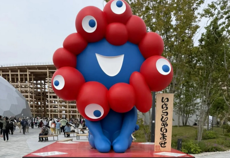 Maskot resmi Expo 2025 Myaku-Myaku yaitu makhluk misterius yang lahir dari perpaduan sel dan air .(CNA/Tay Suan Chiang)
