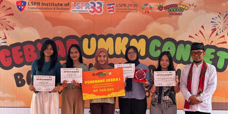 Sejumlah siswa SMK dan SMA memenangkan lomba kreatif dalam memperkenalkan budaya khas Betawi Gebyar UMKM Condet (1/6) yang digelar LSPR. (Ist)
