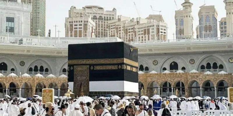 Pelaksanaan haji di area Masjidil Haram. (BBC)