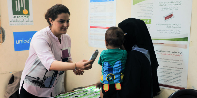 Pemberian makanan bernutrisi untuk anak Gaza. (UNICEF)