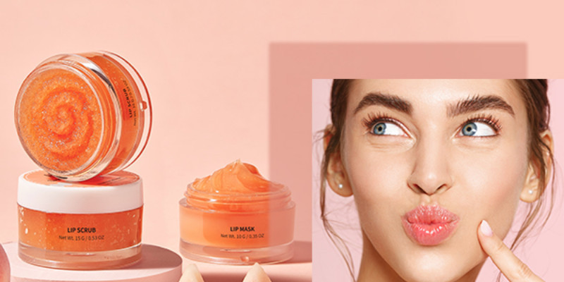 Lip scrubbing untuk bibir sehat. (Freepik)
