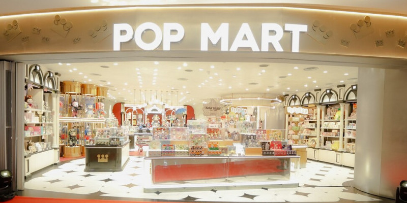Bermain dan berkreativitas di POP MART Mal Central Park. (Ist)