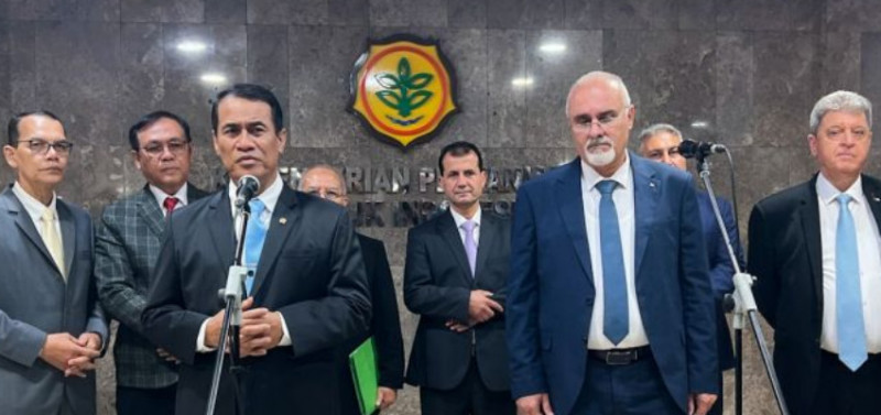 (ki-ka) Menteri Pertanian RI & Menteri Pertanian Palestina di Jakarta (7/7). (ANTARA)
