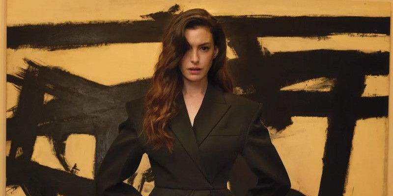 Anne Hathaway (Vogue)