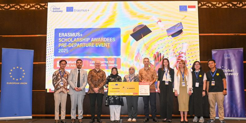 Pra-keberangkatan penerima beasiswa Erasmus+ (26/7). (Ist)