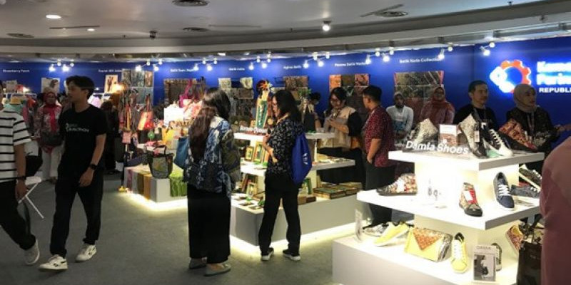 Suasana Gelar Batik Nusantara di Pasaraya Blok M, Jakarta (3/8). (FARAH)