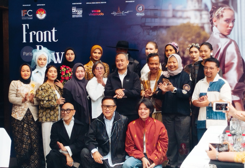 Konferensi pers Front Row Paris di Jakarta (13/8). (FARAH)