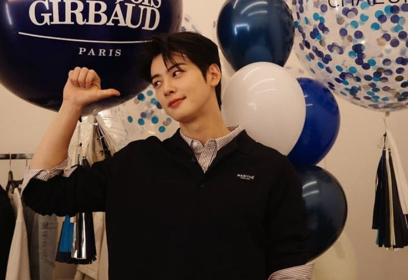 Cha Eun Woo (Instagram/@eunwo.o_c)

