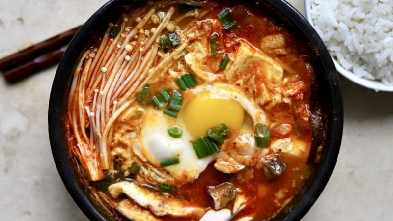 Sundubu jjigae (Pinterest)