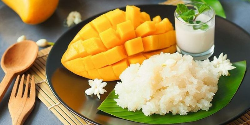 Nasi ketan mangga (Pinterest)