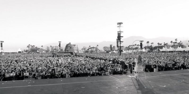Panggung Coachella (Instagram/@sabrinacarpenter)