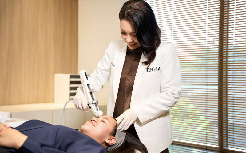 dr. Indrawati Widjaja melakukan treatment (Ist)