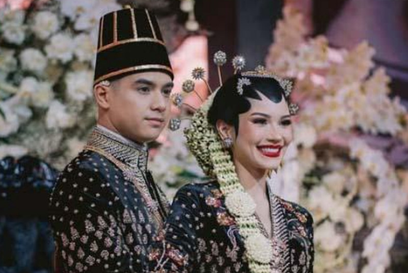 Pasangan Al Ghazali dan Alyssa Daguise. (Instagram/@alghazali7)