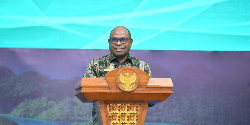Wali Kota Sorong Septinus Lobat (Kemendikdasmen)