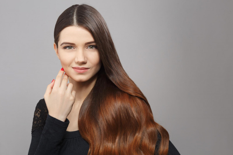 Ilustrasi rambut sehat berkilau. (Freepik)