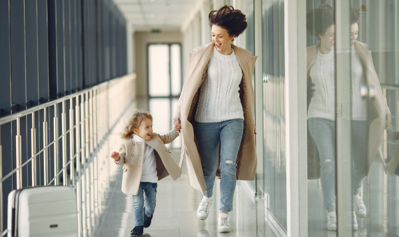 Ilustrasi ibu dan anak. (Freepik)