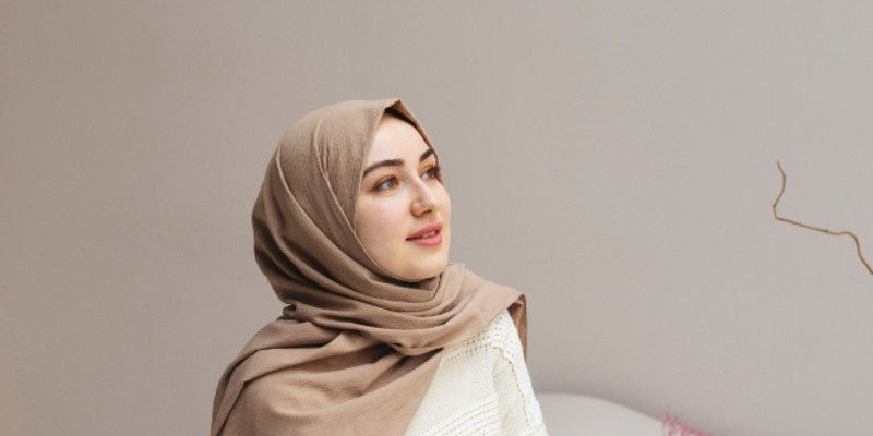 Ilustrasi perempuan berhijab. (Freepik)